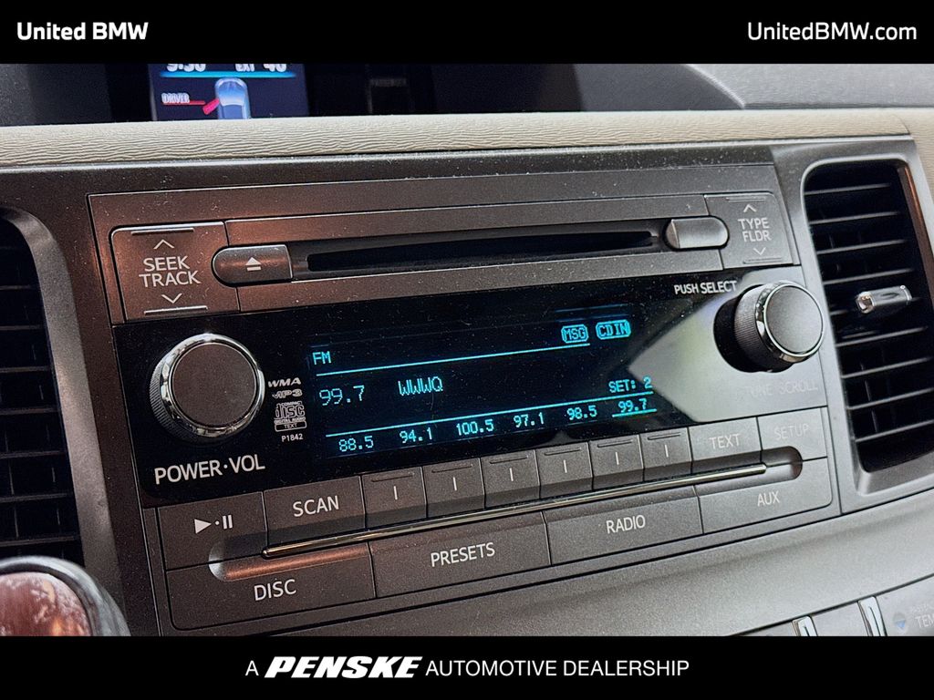 Thumbnail: 2011 Toyota Sienna - 8