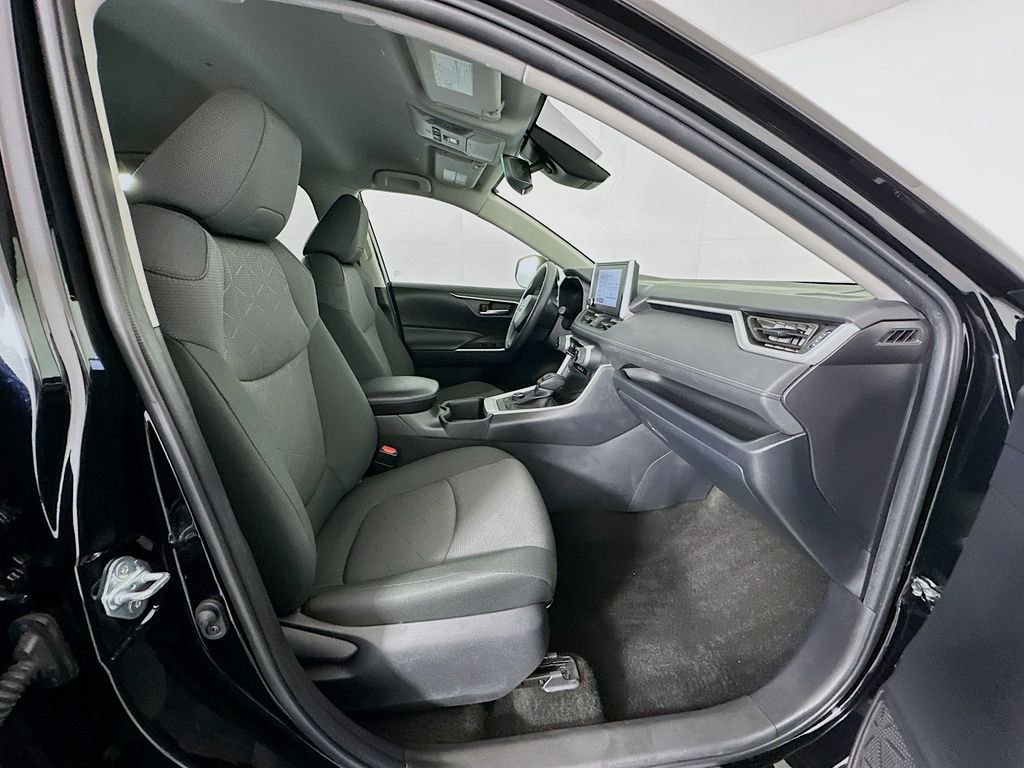 Thumbnail: 2025 Toyota RAV4 - 27