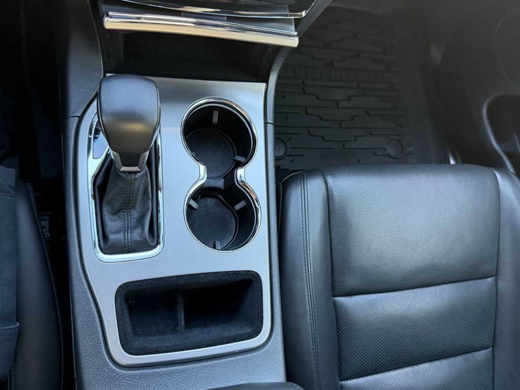 used 2021 Jeep Grand Cherokee car, priced at $24,893