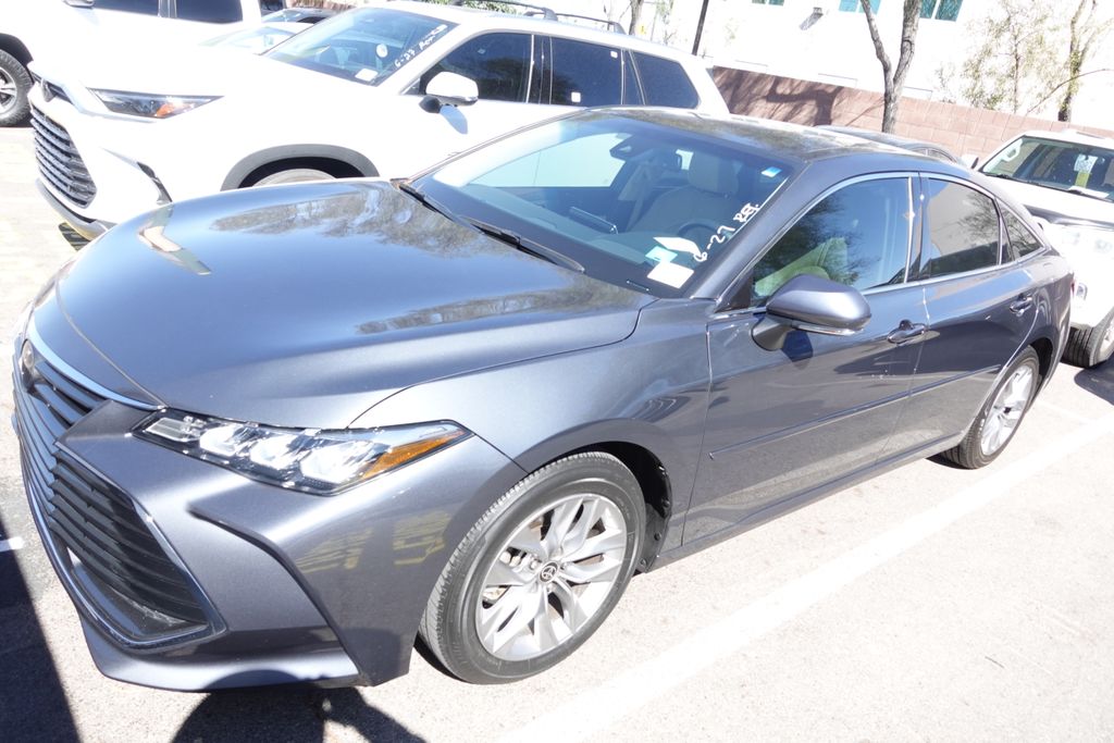 2022 Toyota Avalon XLE's photo