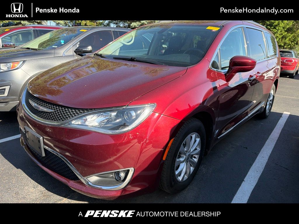 2017 Chrysler Pacifica Touring L -
                  Indianapolis, IN