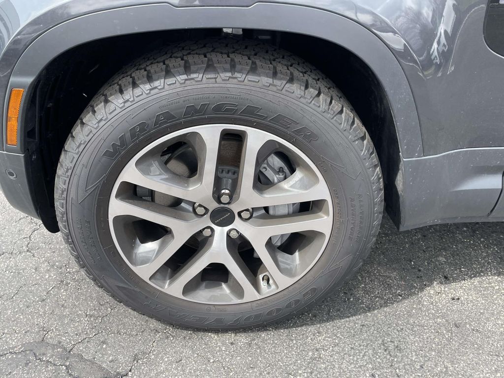 New 2026 Gray Land Rover S image 12