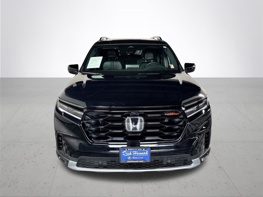 2025 Honda Pilot TrailSport photo 3