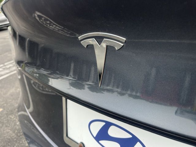 2018 Tesla Model 3 Mid Range 10