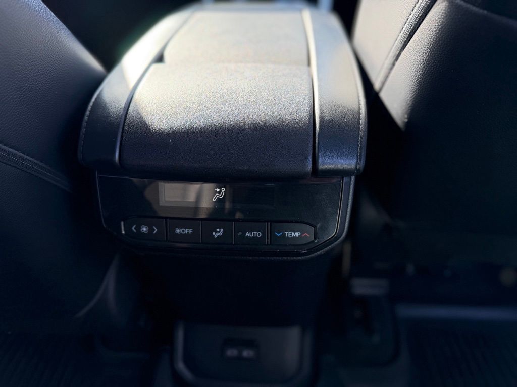 Used 2023 Toyota Highlander SUV