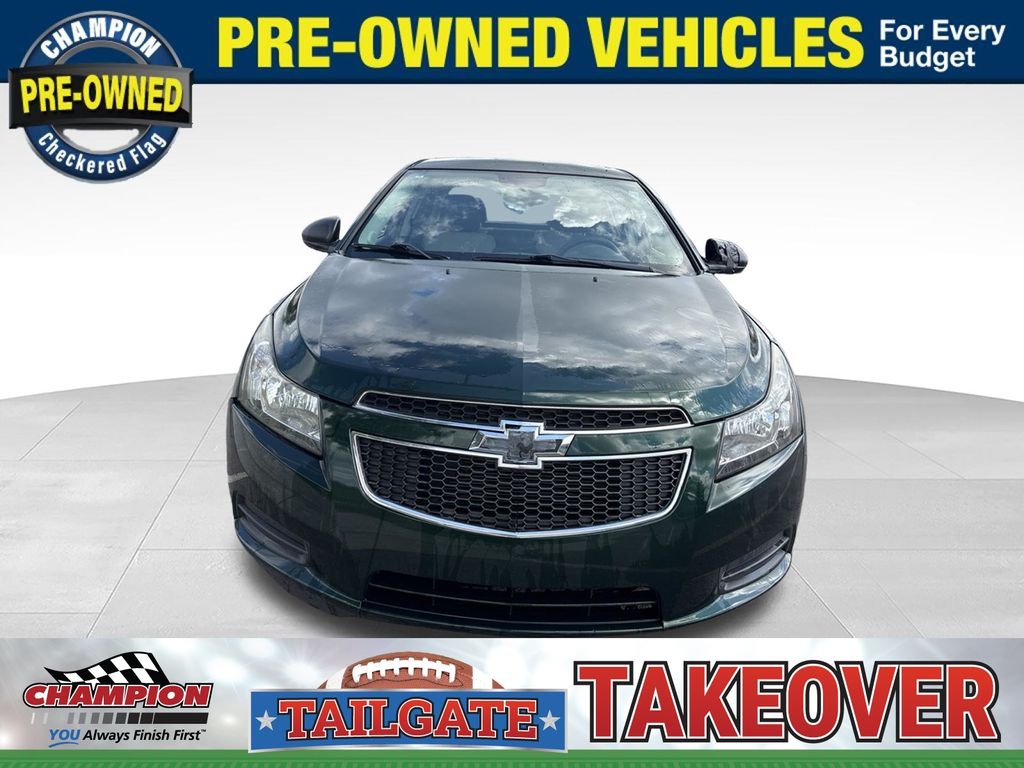 Rainforest Green Metallic 2014 Chevrolet Cruze Sedan Front-Wheel Drive 6-Speed Automatic Overdrive