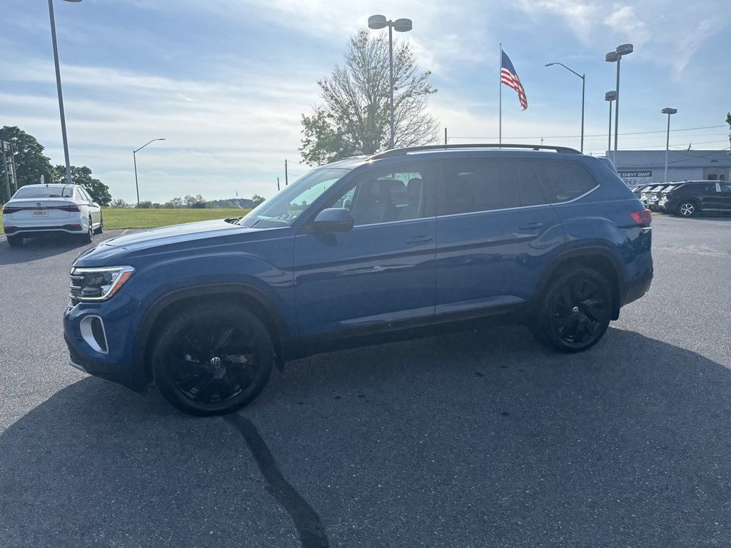2025 Volkswagen Atlas 2.0T SE w/Technology Blue at Subaru and VW of Moon Township