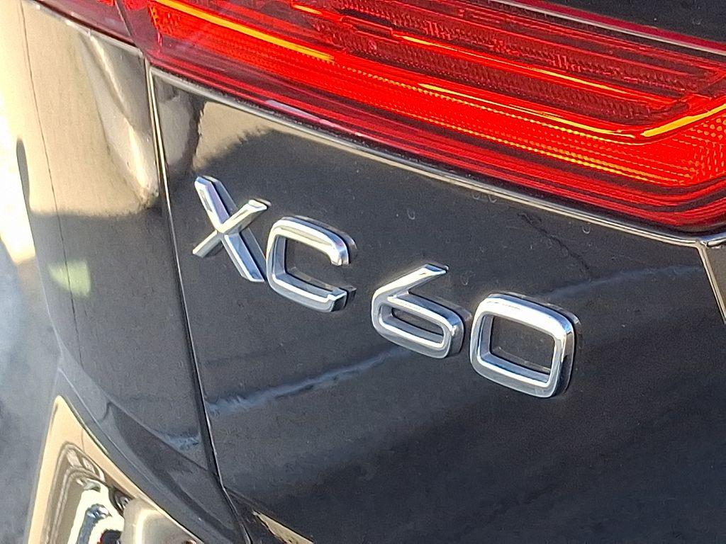 Thumbnail: 2021 Volvo XC60 - 31