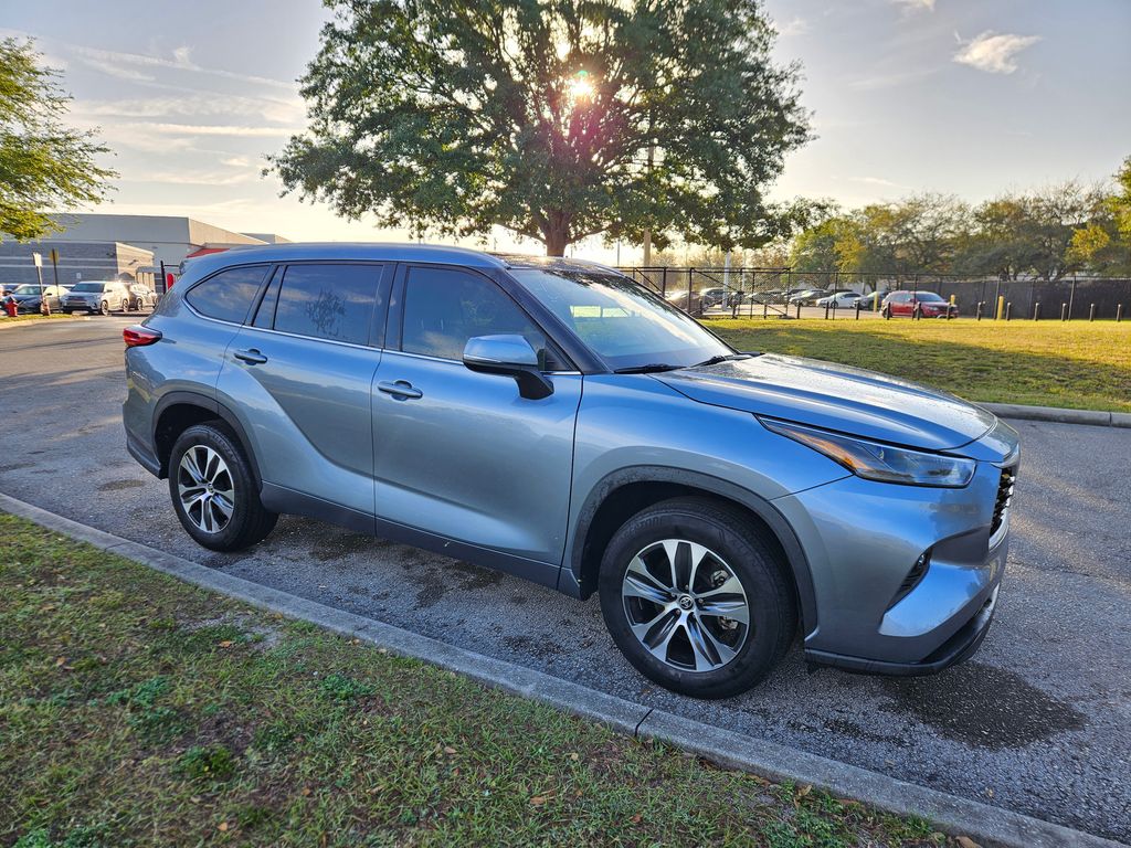 2022 Toyota Highlander XLE 7