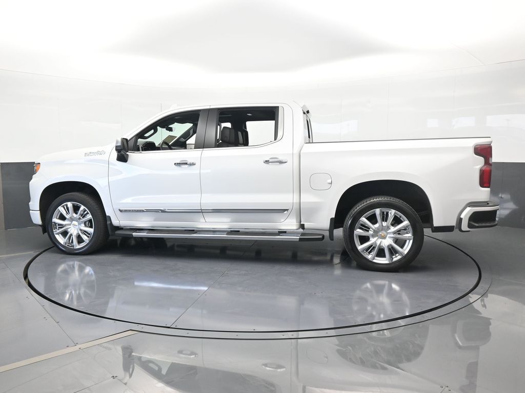 Used 2024 Chevrolet Silverado 1500 High Country with VIN 1GCUDJEL5RZ373672 for sale in Miami, FL
