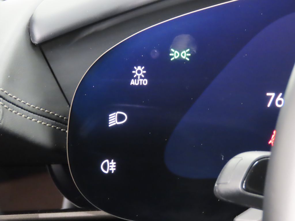 Thumbnail: 2025 Porsche Taycan - 22