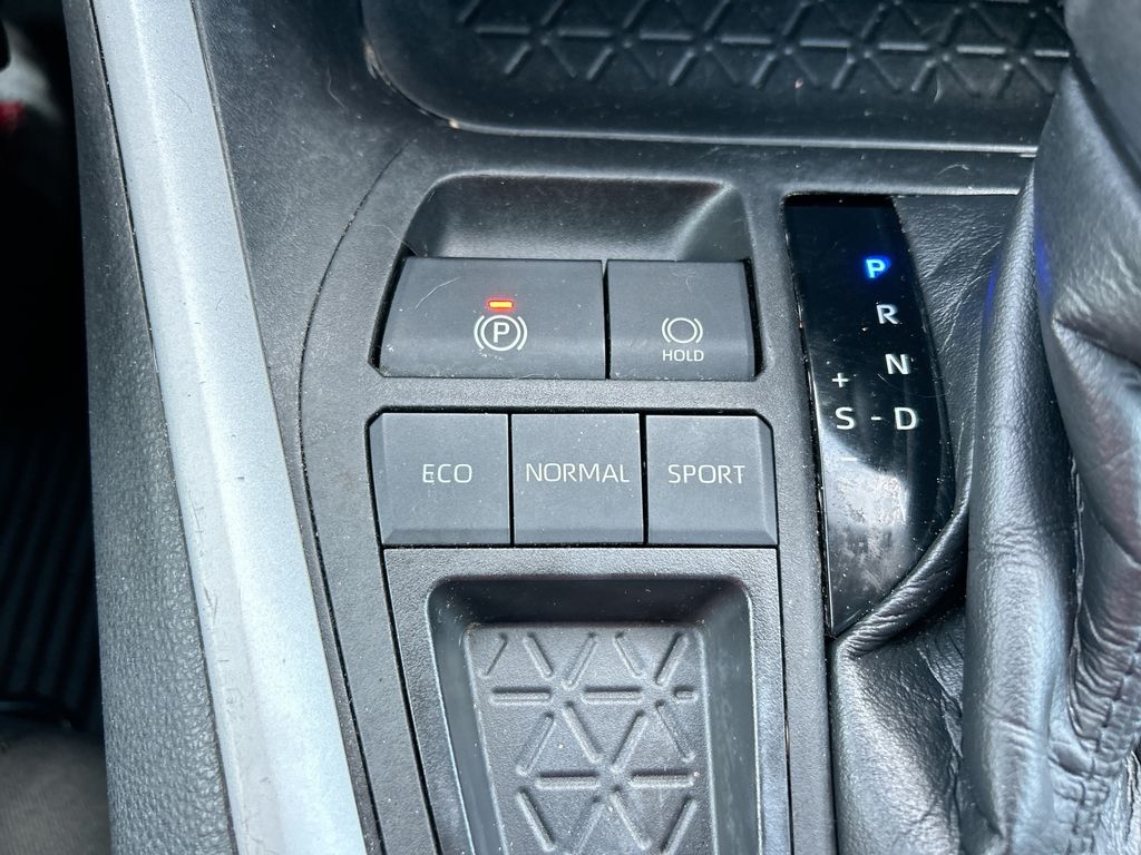 Thumbnail: 2021 Toyota RAV4 - 31
