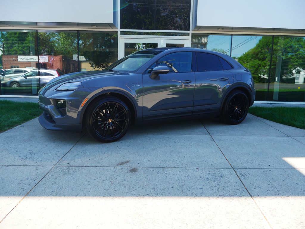 2026 Porsche Macan T -
                  Fairfield, CT