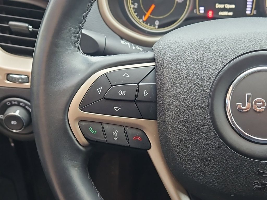 2016 Jeep Cherokee Latitude photo