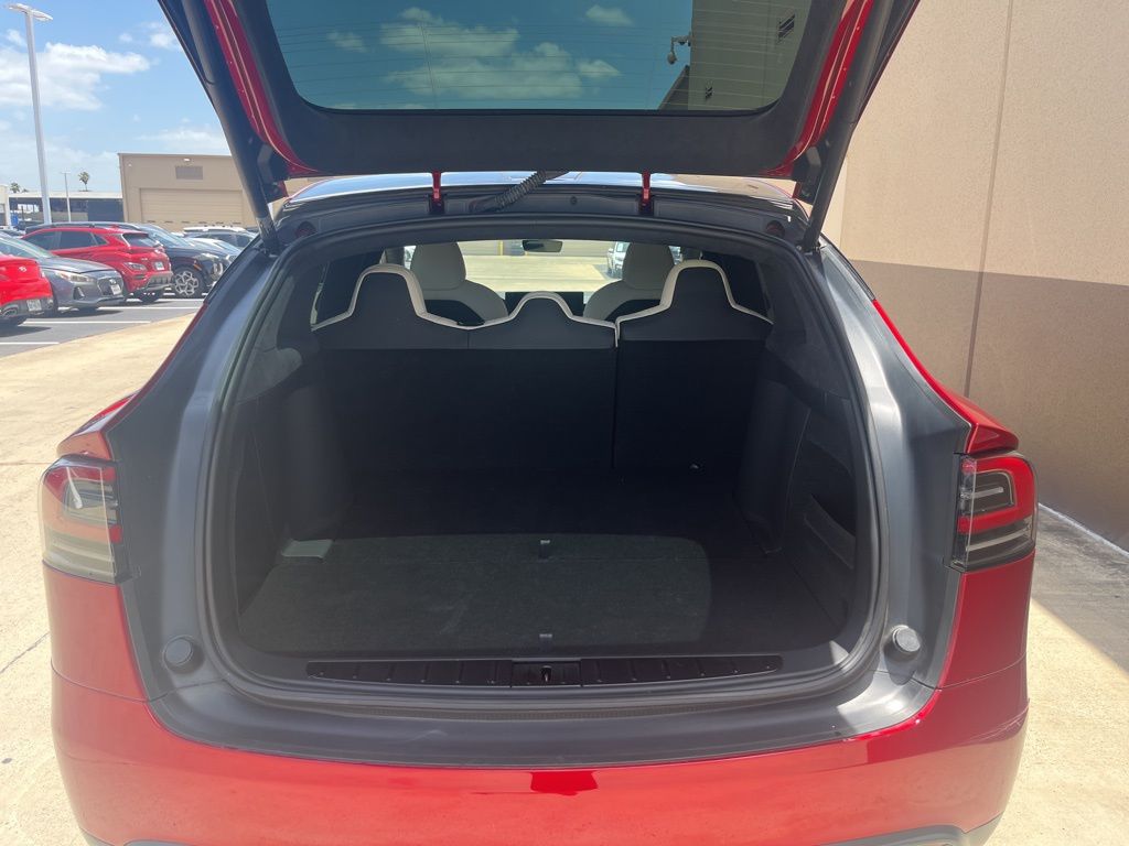 2024 Tesla Model X  14