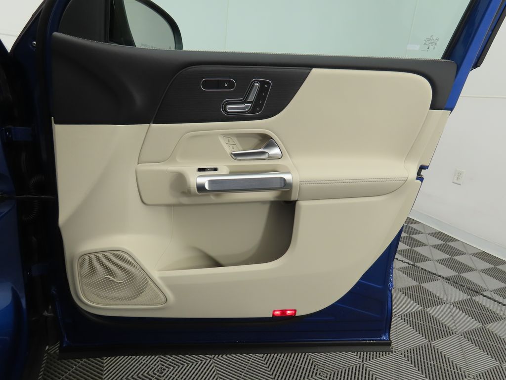 Thumbnail: 2026 Mercedes-Benz GLB - 27