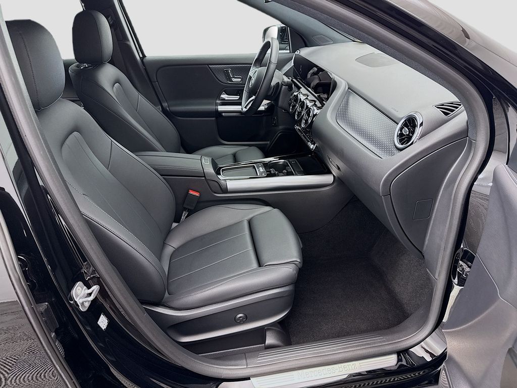 Thumbnail: 2025 Mercedes-Benz GLA - 18