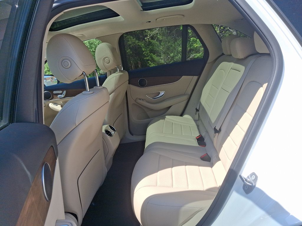 2021 Mercedes-Benz GLC 300 10