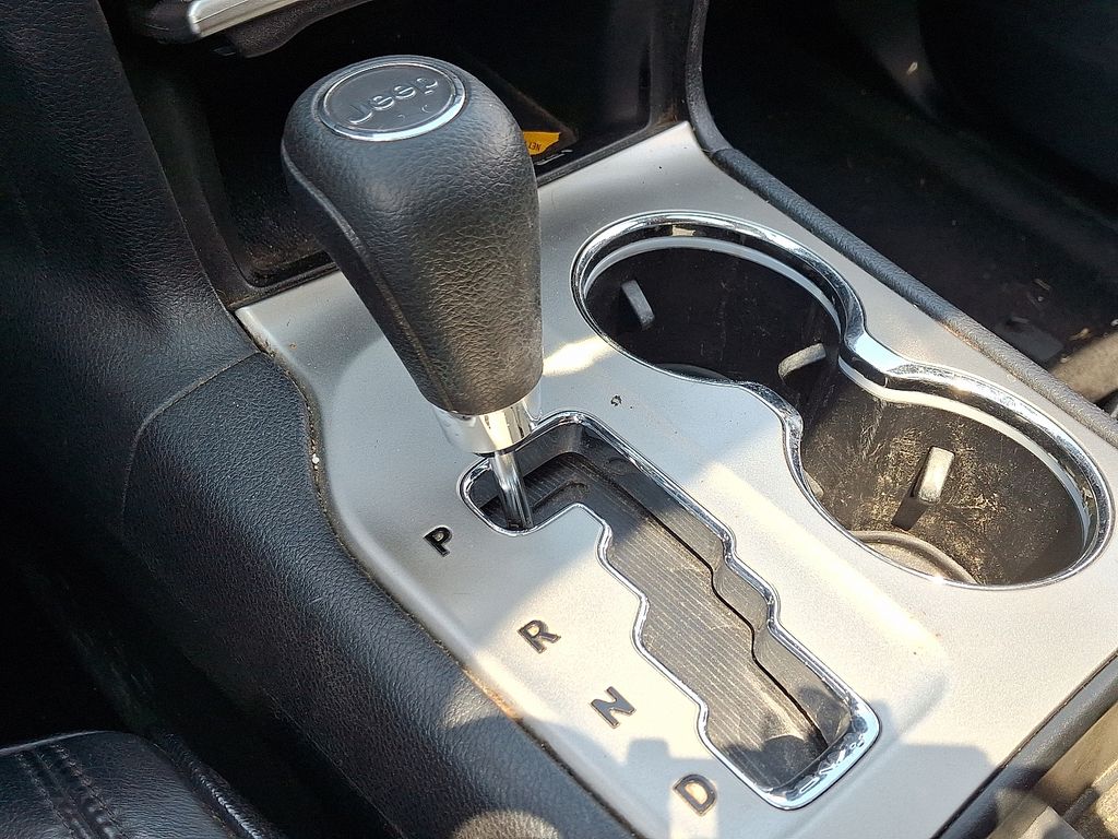 Thumbnail: 2013 Jeep Grand Cherokee - 15