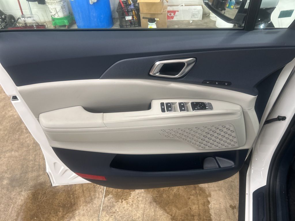 new 2026 Kia Carnival Hybrid car, priced at $43,885