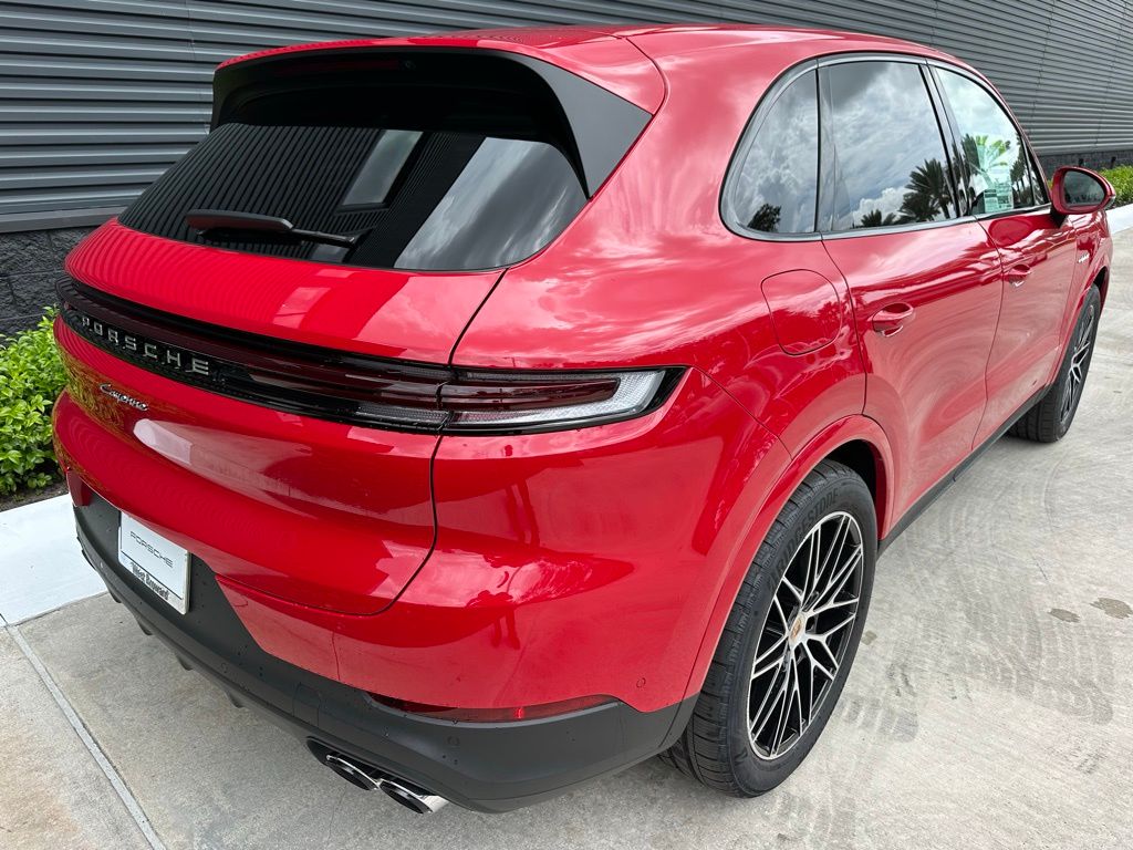 Thumbnail: 2025 Porsche Cayenne - 9