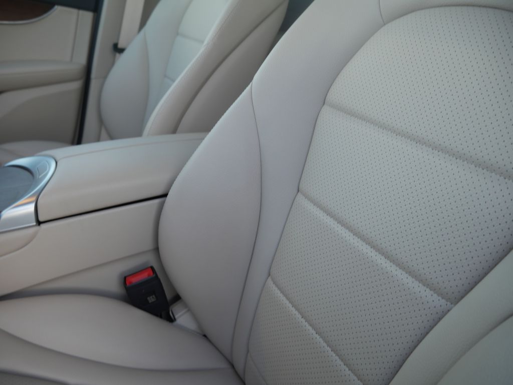 Thumbnail: 2023 Mercedes-Benz GLC - 19