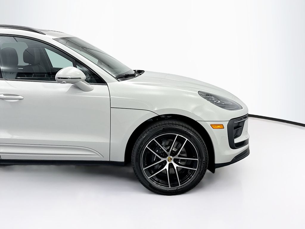 Thumbnail: 2026 Porsche Macan - 11