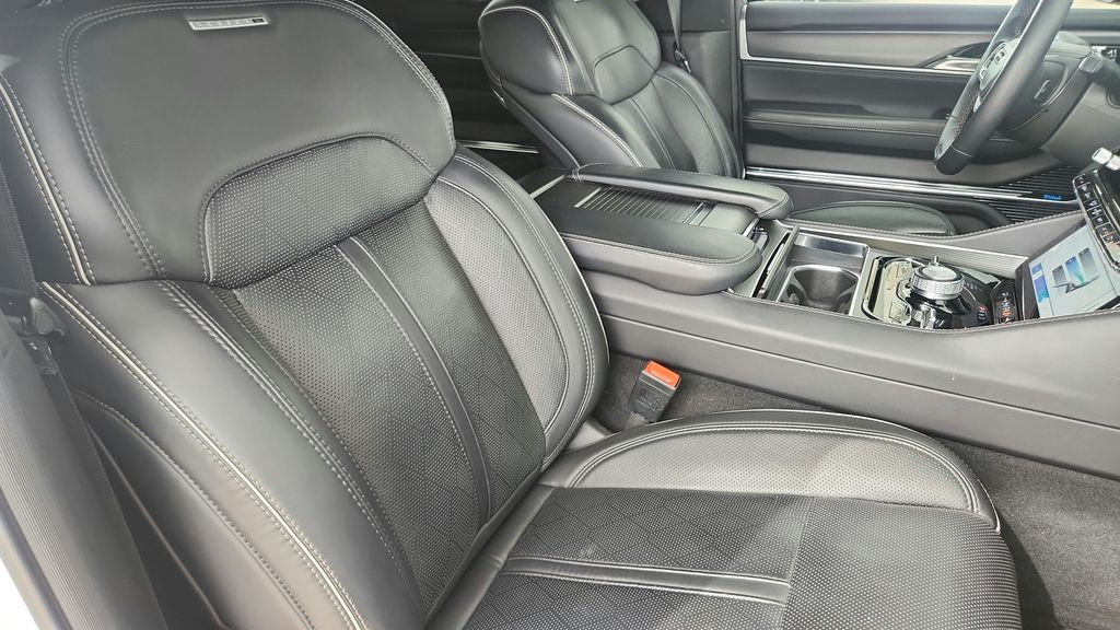 2024 Jeep Grand Wagoneer L