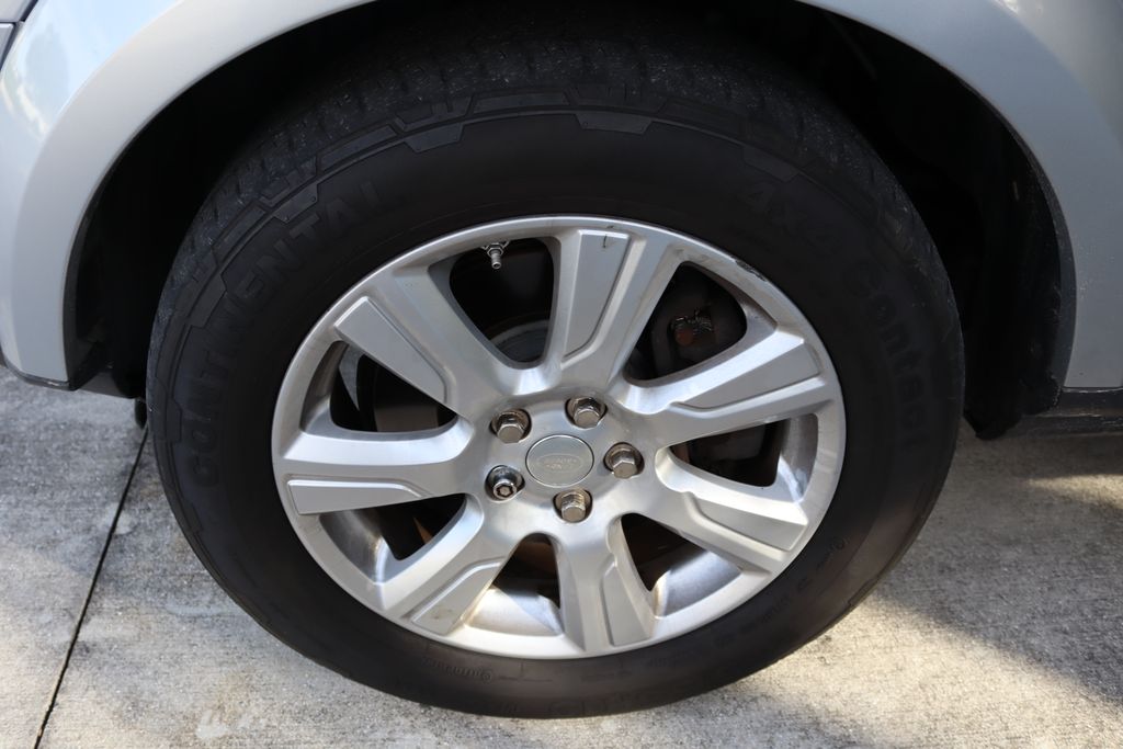 Thumbnail: 2016 Land Rover LR4 - 4