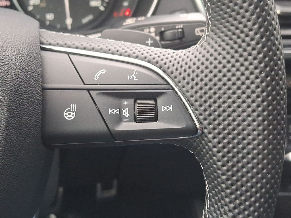 Thumbnail: 2023 Audi SQ5 - 22