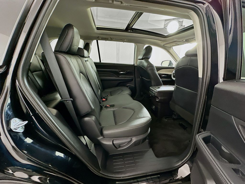 Thumbnail: 2025 Toyota Grand Highlander - 29