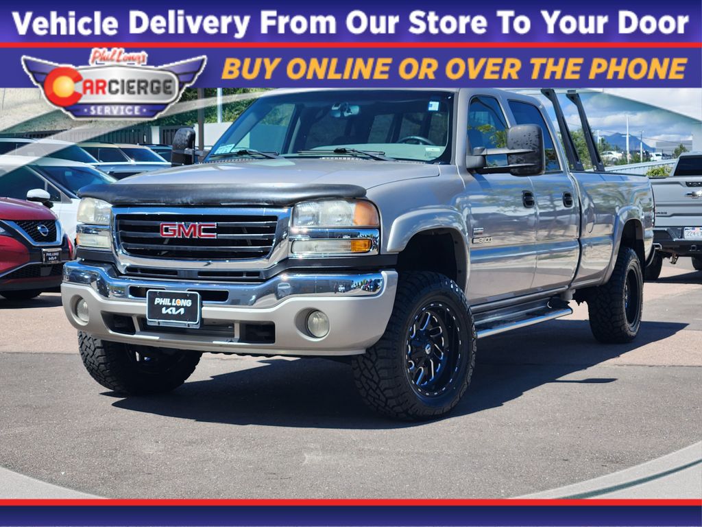 2005 GMC Sierra 3500 4 Dr SLT 4WD Crew Cab LB