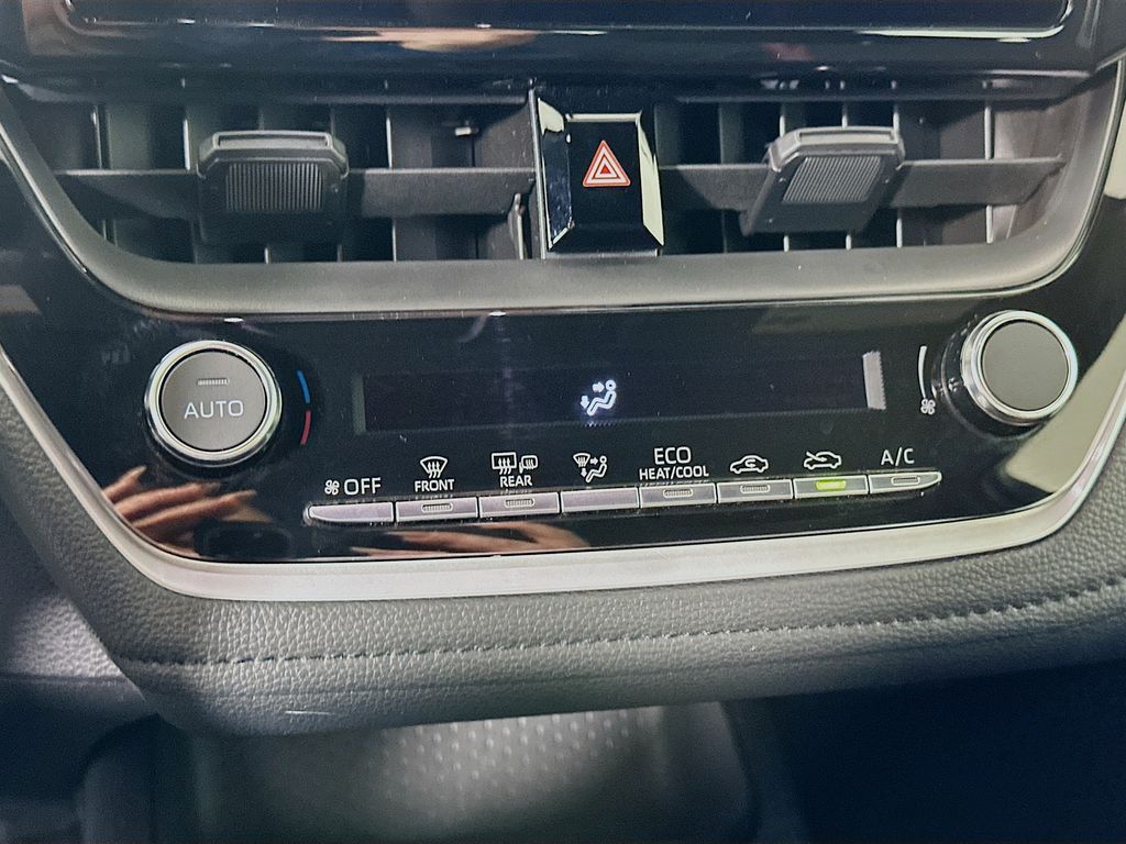 Thumbnail: 2025 Toyota Corolla - 16