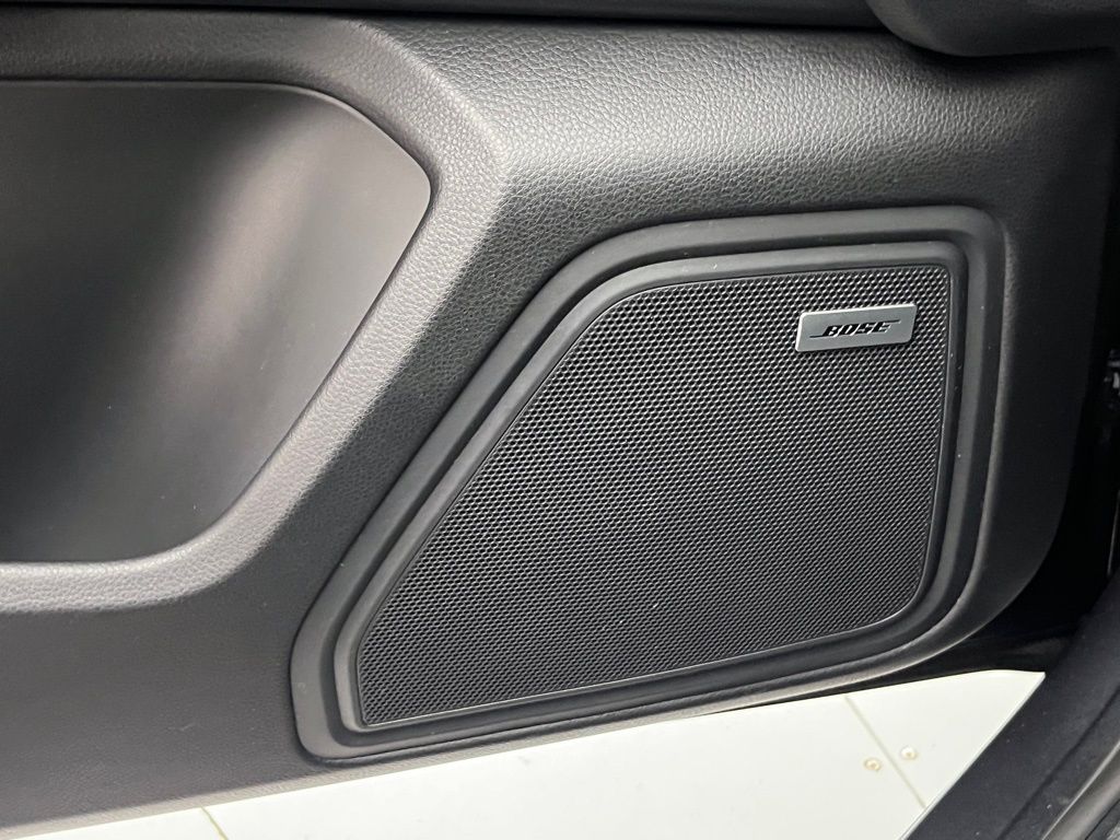 Thumbnail: 2021 Porsche Macan - 26