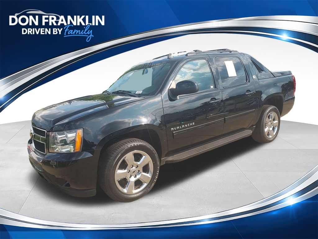 2013 Chevrolet Avalanche LS Black Diamond Edition RWD