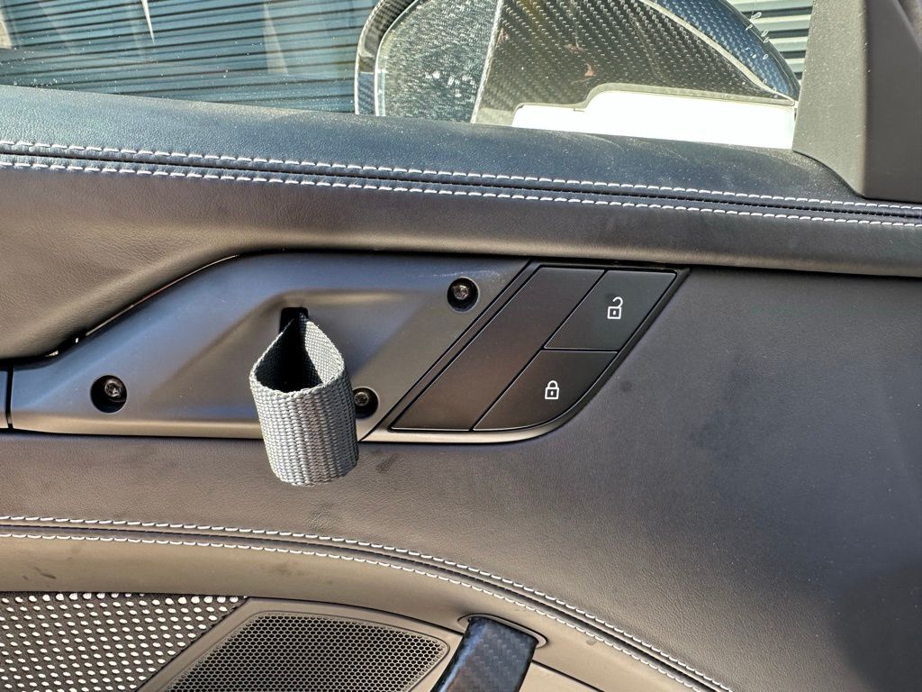 Thumbnail: 2025 Porsche 911 - 20