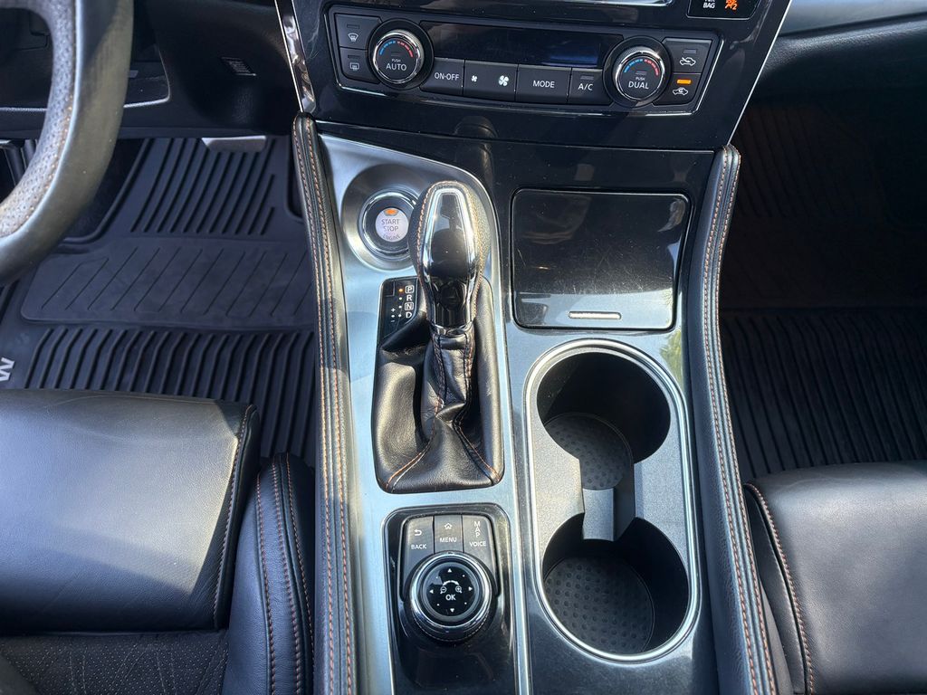 2020 Nissan Maxima SR