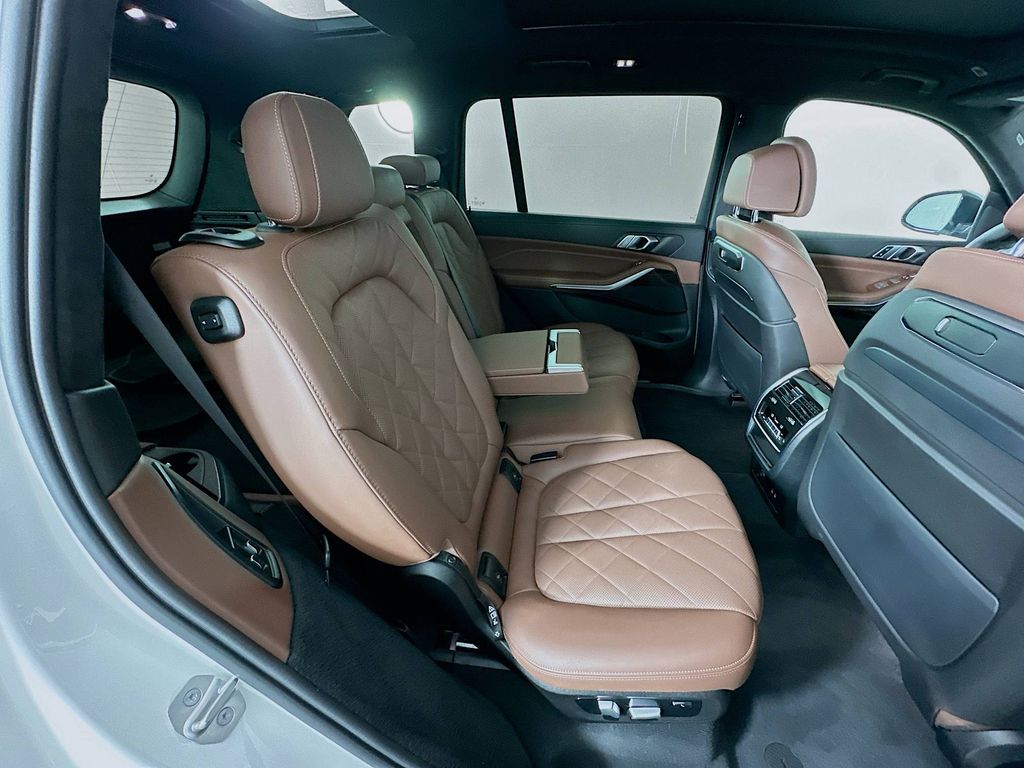 Thumbnail: 2023 BMW X7 - 28