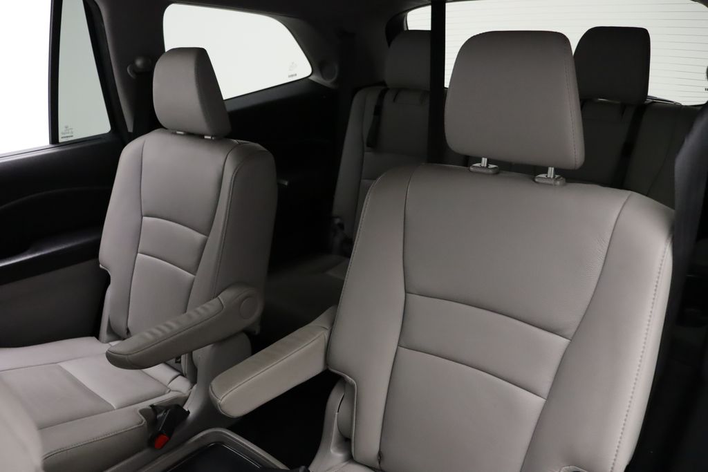 Thumbnail: 2019 Honda Pilot - 18