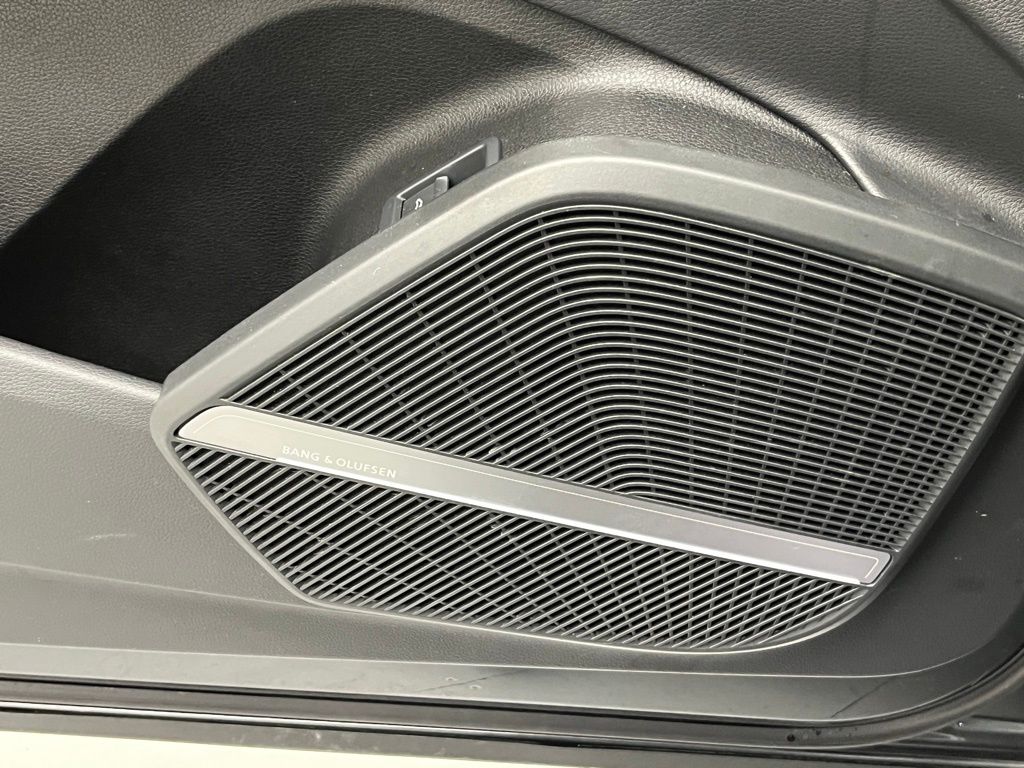 Thumbnail: 2022 Audi SQ5 - 23