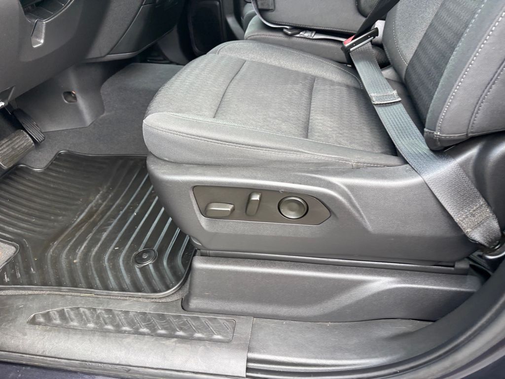 Used Car 2023 Chevrolet Silverado 1500  Custom For Sale Under $35,000 In Austin, Texas