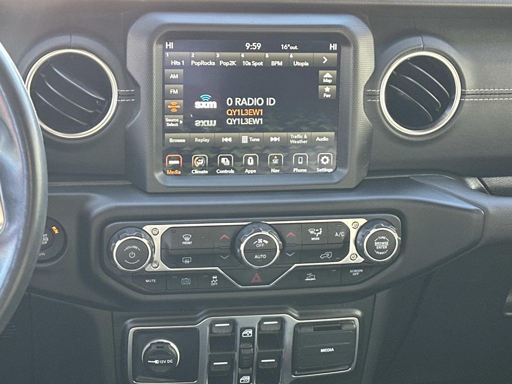 Thumbnail: 2022 Jeep Wrangler - 32