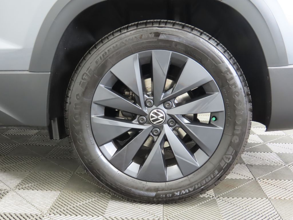 2022 Volkswagen Taos S 32