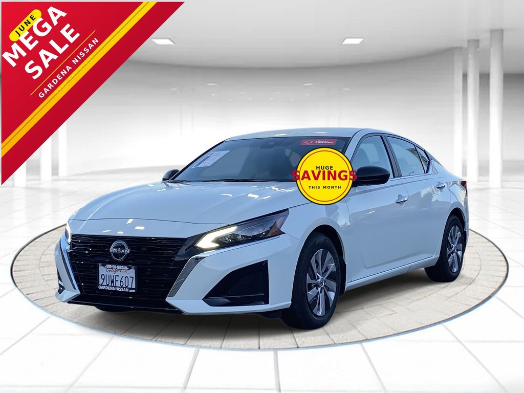 Glacier White 2025 Nissan Altima 2.5 S FWD Sedan Front-Wheel Drive Continuously Variable Transmission