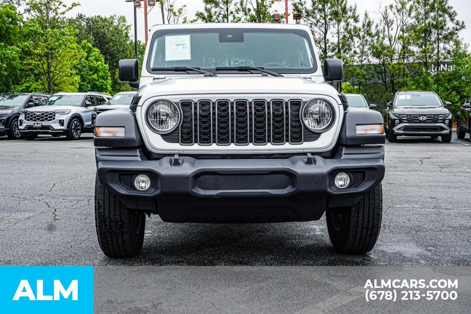 Used 2025 White Jeep Sport S image 12