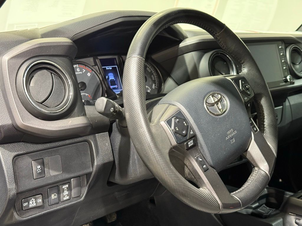 Thumbnail: 2020 Toyota Tacoma - 16