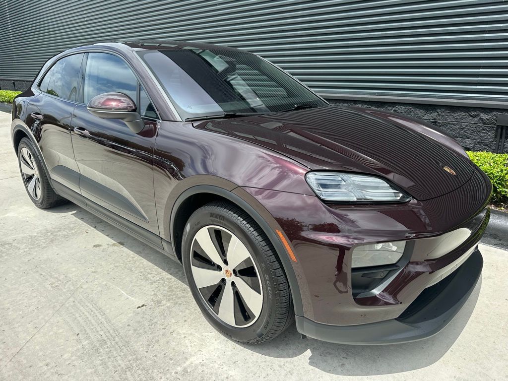 Thumbnail: 2025 Porsche Macan - 11
