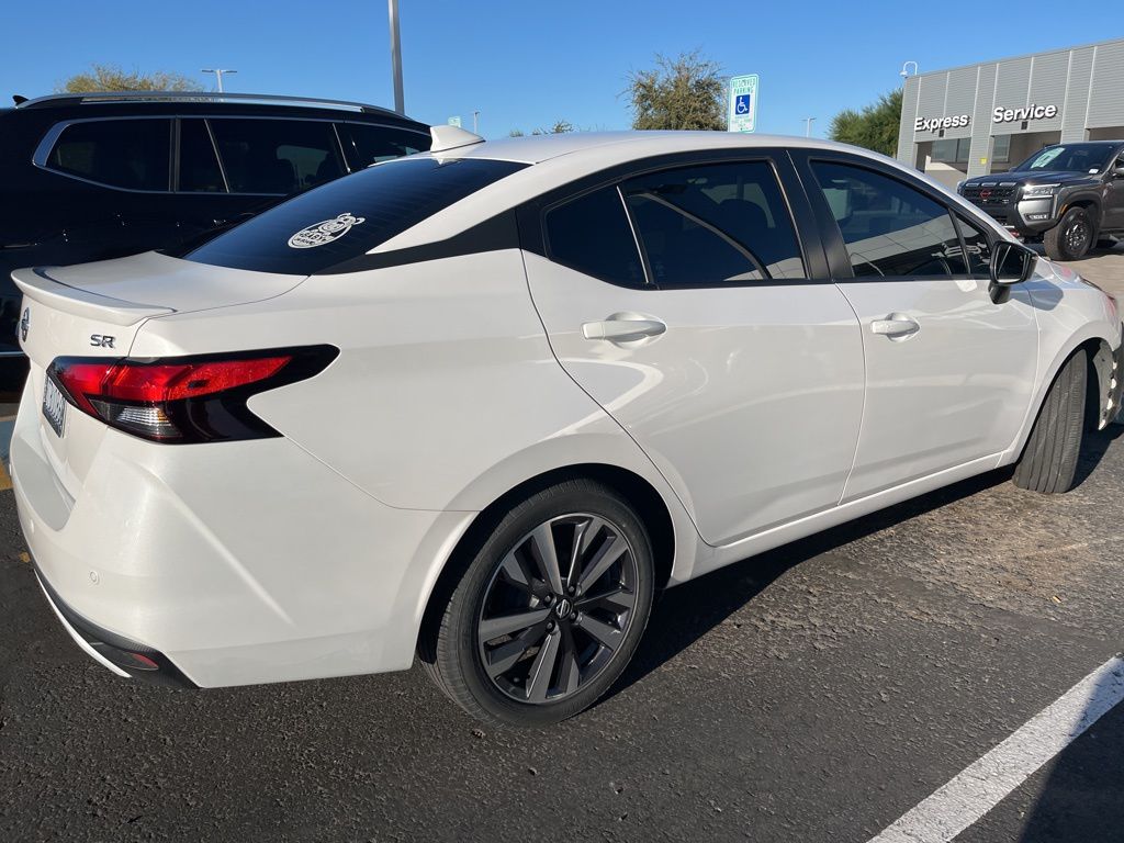 2020 Nissan Versa 1.6 SR 3