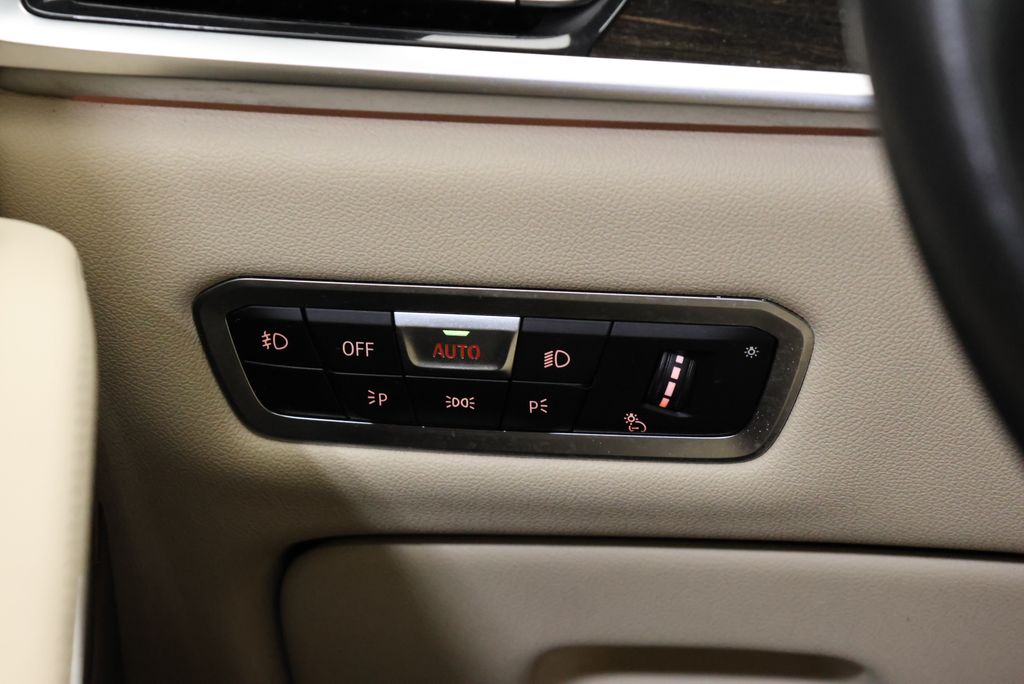 Thumbnail: 2019 BMW X7 - 19