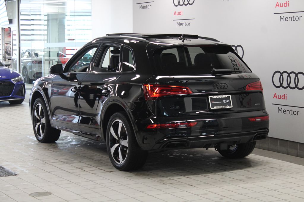 Thumbnail: 2023 Audi Q5 - 4